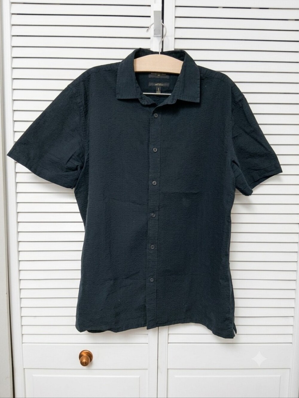 Banana Republic Navy Seersucker Short-Sleeve Button-Down Shirt